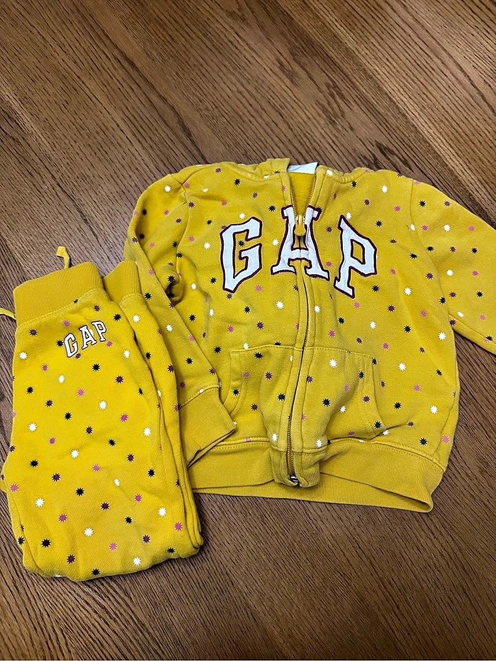 GAP Girls 3T Yellow Patterned Hoodie Set